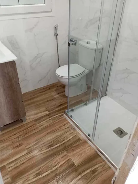 Renueva Obras y Servicios S.L. reforma de baño